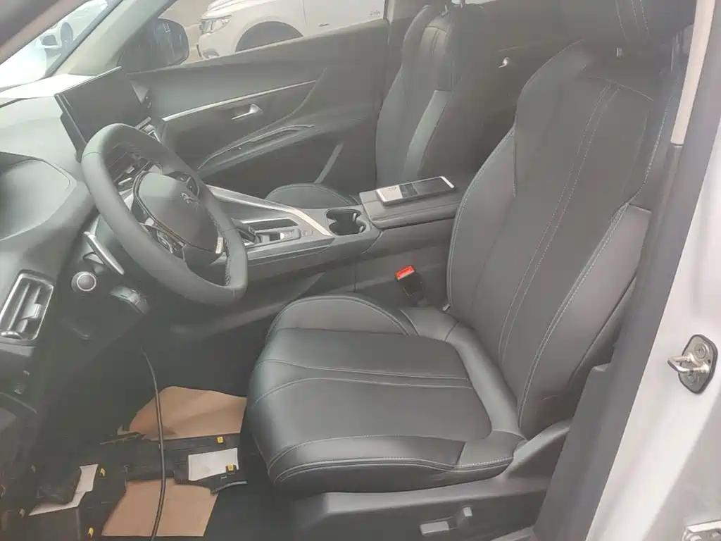 Peugeot 5008 2022 — фото 15