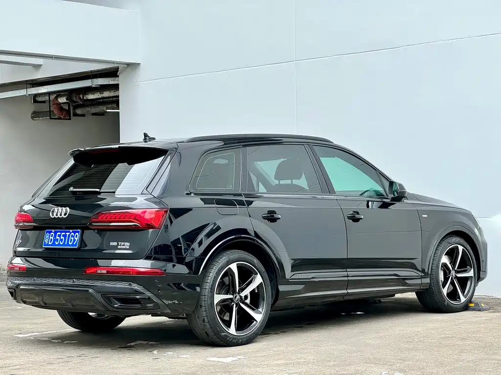 Audi Q7 2023 — фото 16