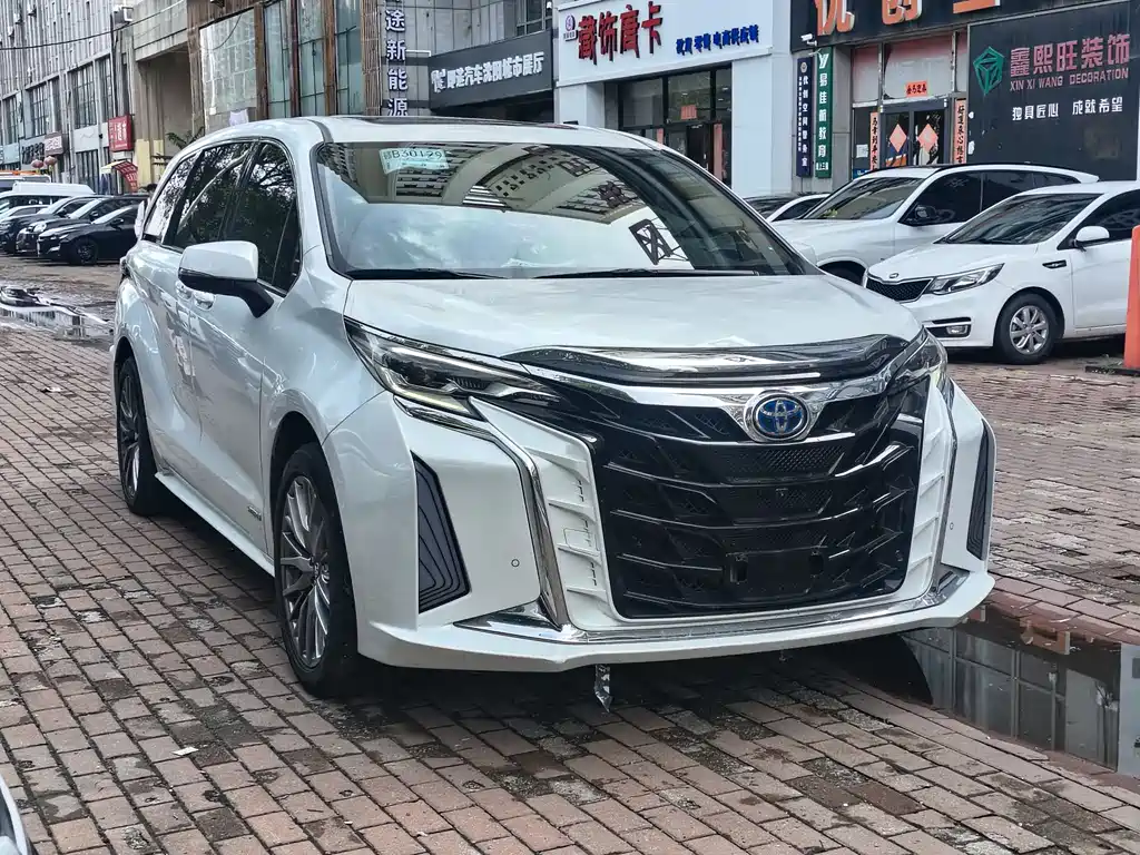 Toyota Sienna 2023