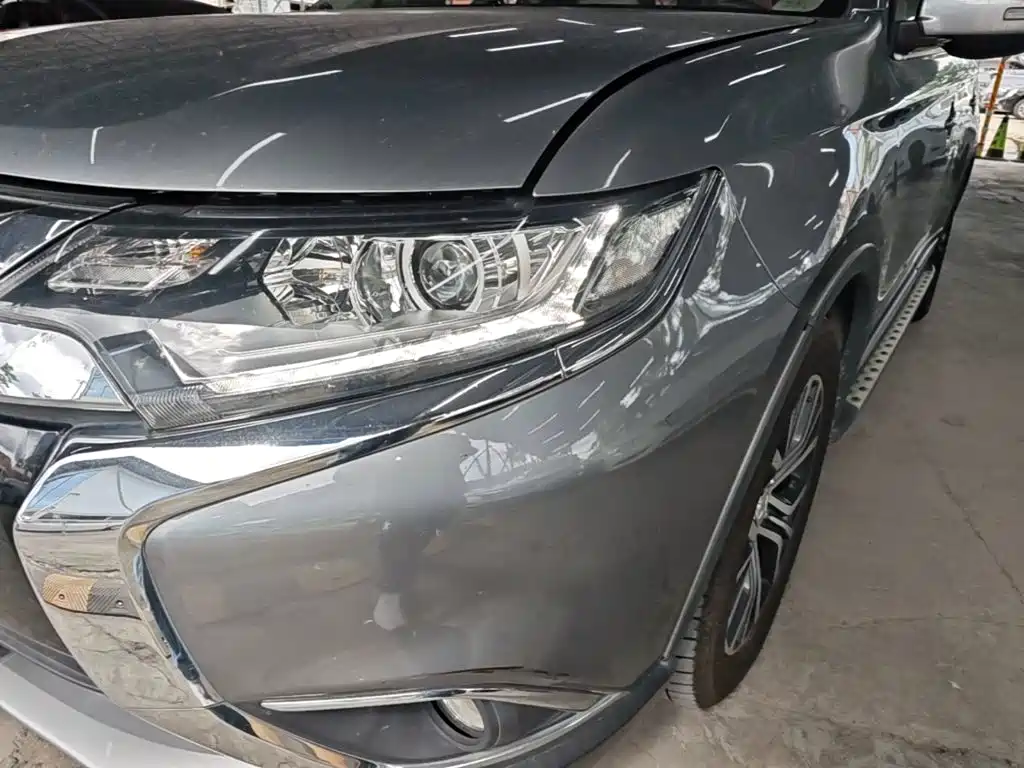 Mitsubishi Outlander 2018 — фото 24