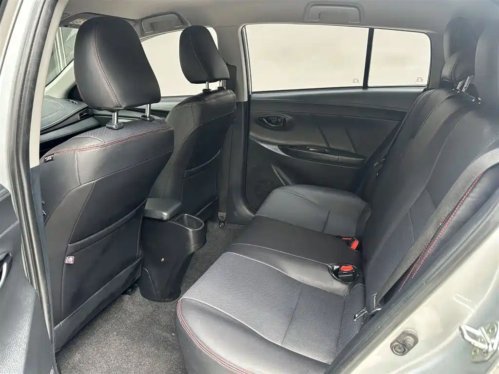 Toyota Yaris L 2021 — фото 11