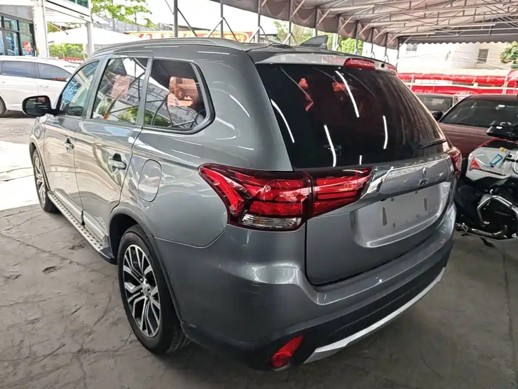 Mitsubishi Outlander 2018