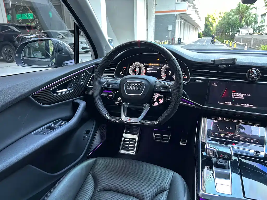 Audi Q7 2021 — фото 13