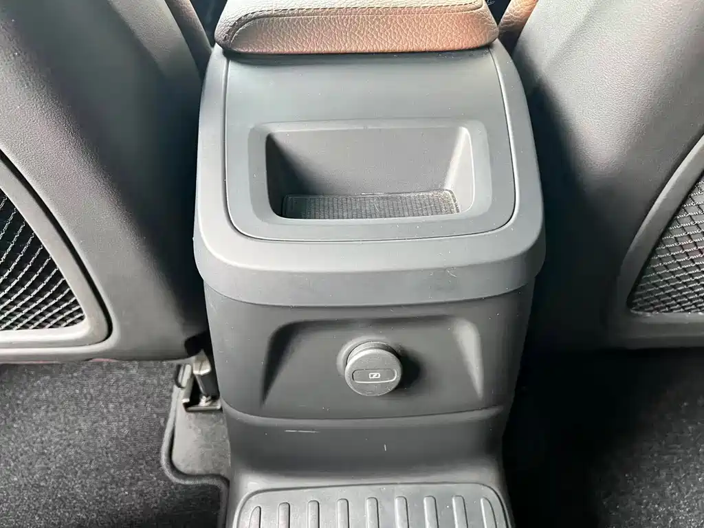 Volvo XC60 PHEV 2022 — фото 28