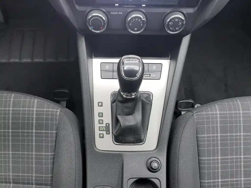 Skoda Octavia 2020 — фото 13