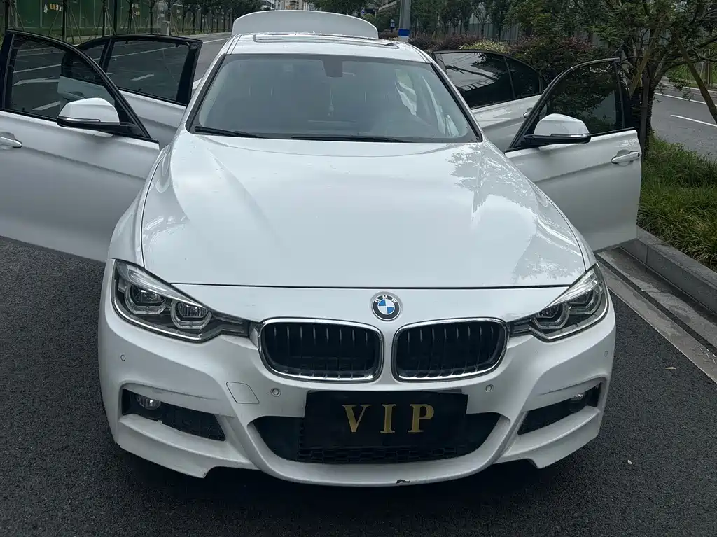 BMW 3 Series 2019 — фото 15