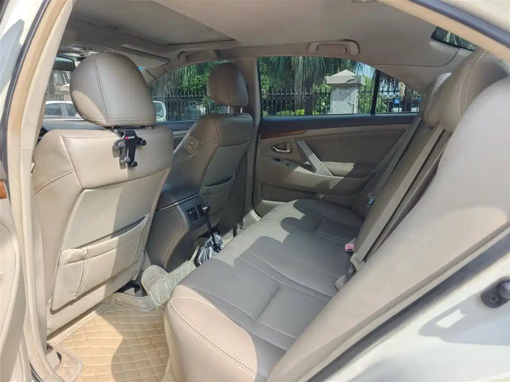 Toyota Camry 2010