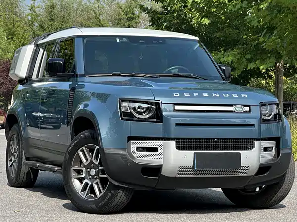 Land Rover Defender 2020