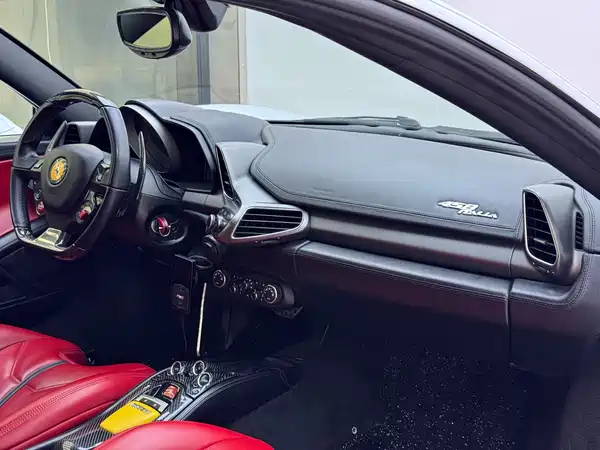 Ferrari 458 2015