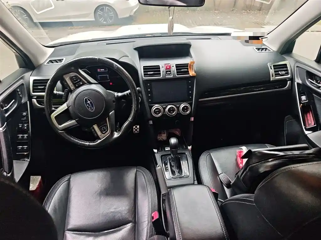 Subaru Forester 2016 — фото 10