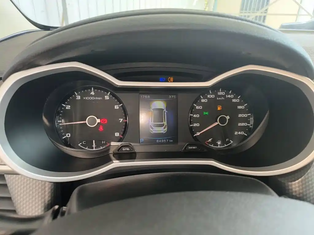 Geely Emgrand GS 2018 — фото 12
