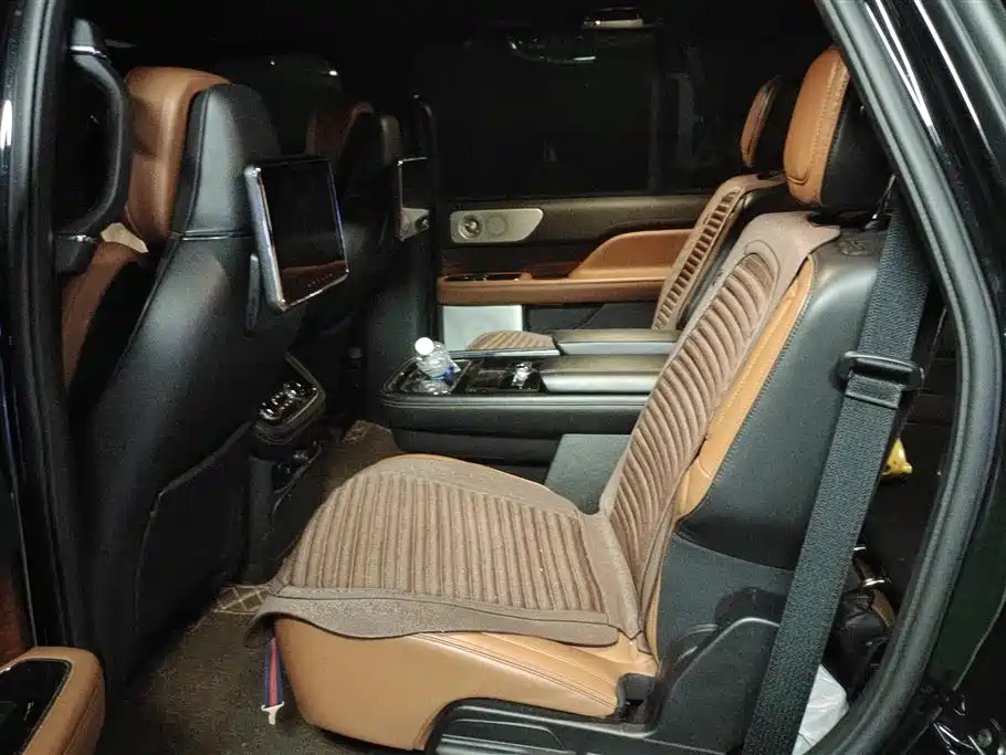 Lincoln Navigator 2019 — фото 11