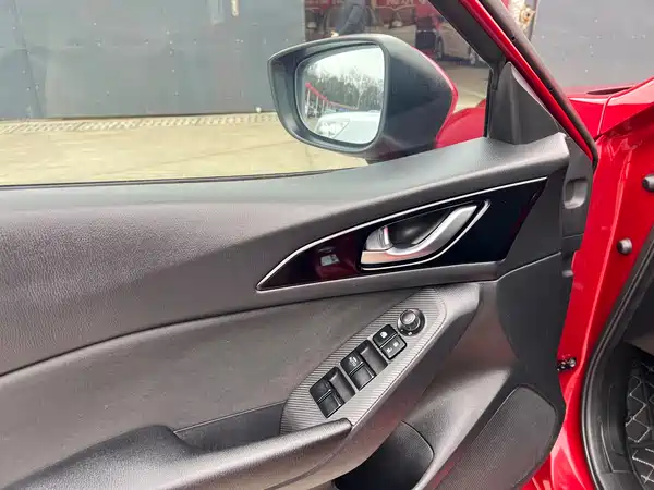 Mazda 3 Axela 2014