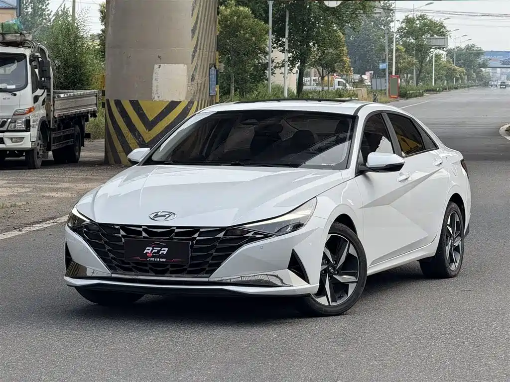 Hyundai Elantra 2022