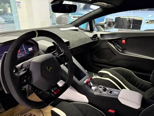 Lamborghini Huracan 2022