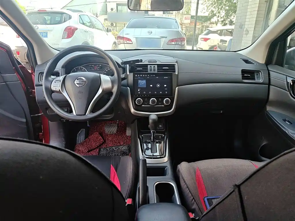 Nissan Tiida 2017 — фото 6