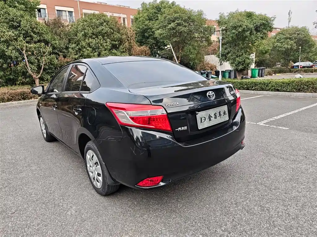 Toyota Vios 2015 — фото 12