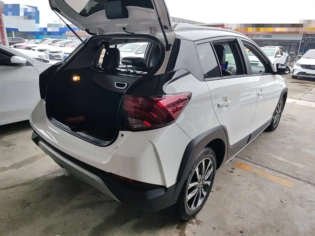 Toyota Yaris L 2020