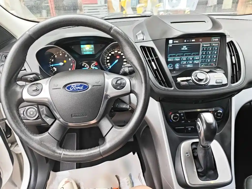 Ford Kuga 2016 — фото 10