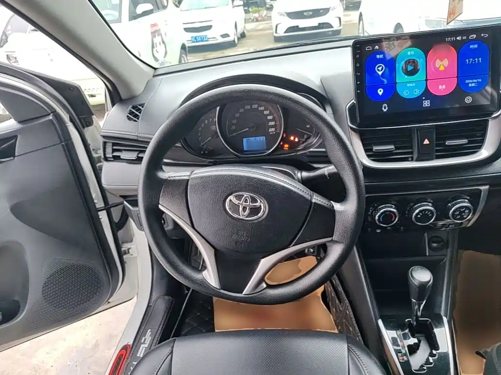 Toyota Yaris L 2020