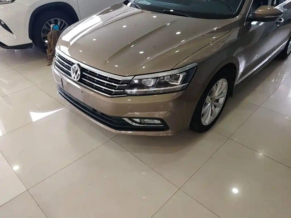 Volkswagen Passat 2017 — фото 24