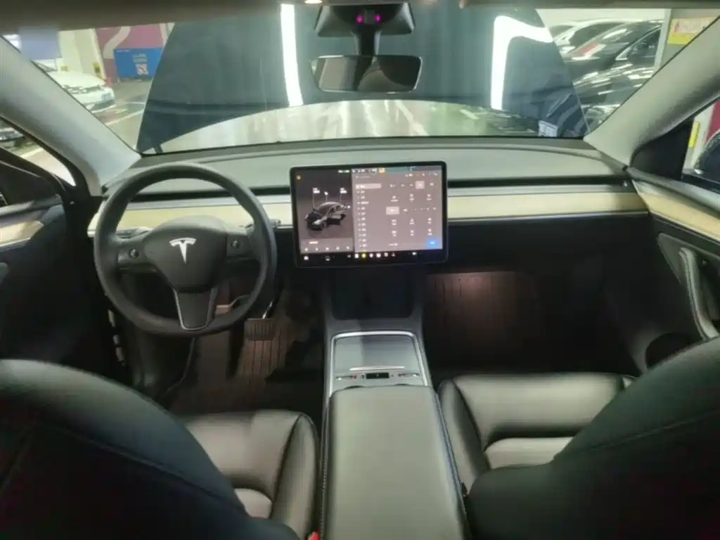 Tesla Model Y 2023 — фото 10