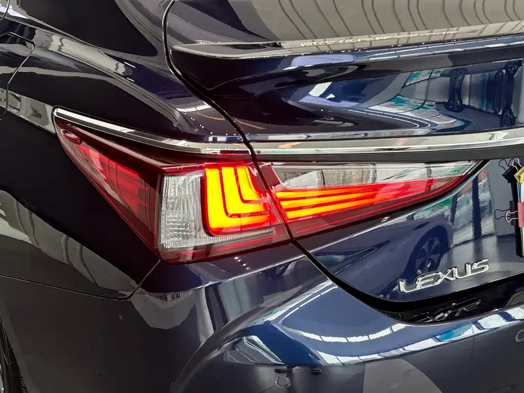 Lexus ES 2024 — фото 17