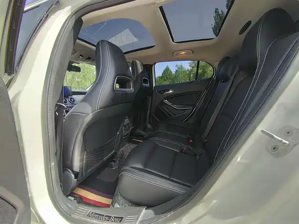 Mercedes-Benz GLA 2015