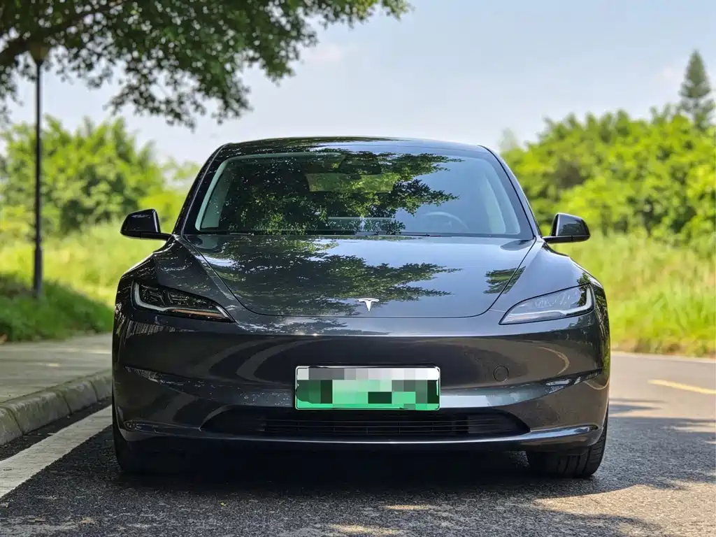 Tesla Model 3 2025 — фото 2