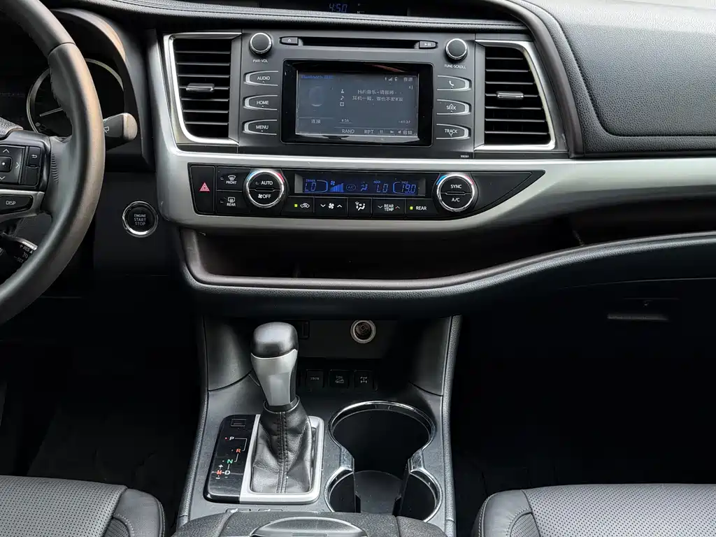 Toyota Highlander 2017 — фото 11