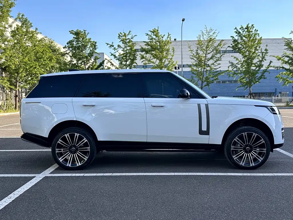 Land Rover Range Rover 2023 — фото 4