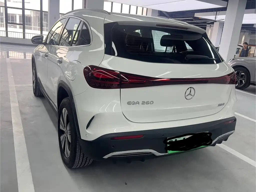 Mercedes-Benz EQA 2024 — фото 12