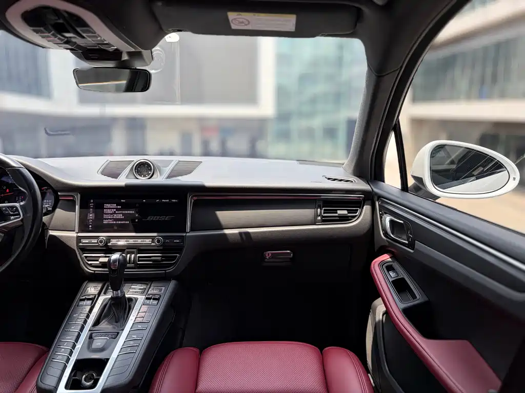 Porsche Macan 2021 — фото 12