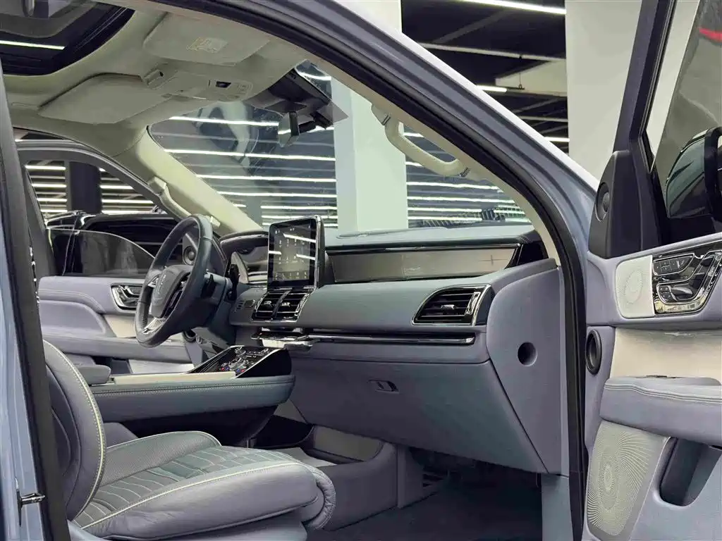 Lincoln Navigator 2020 — фото 10