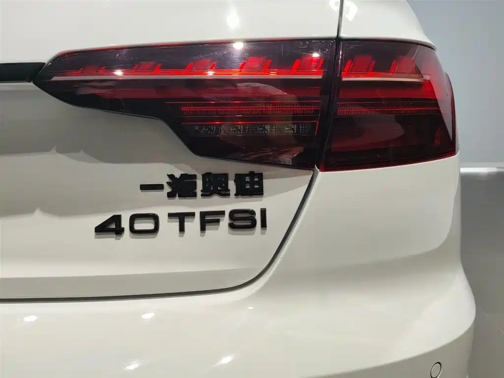 Audi A4L 2023 — фото 26
