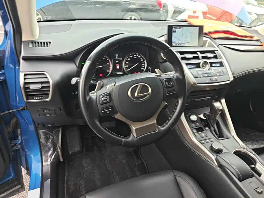 Lexus NX 2016 — фото 11