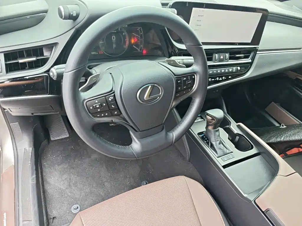Lexus ES 2024 — фото 11