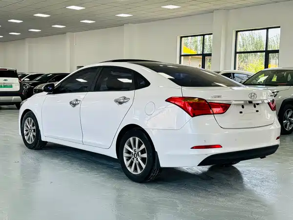 Hyundai Mistra 2014