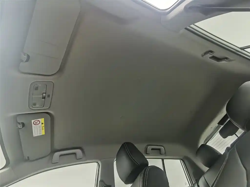 Toyota Yaris L 2020 — фото 14