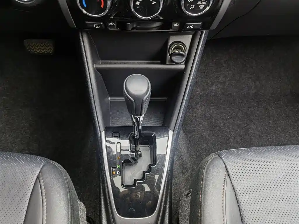 Toyota Yaris L 2021 — фото 13