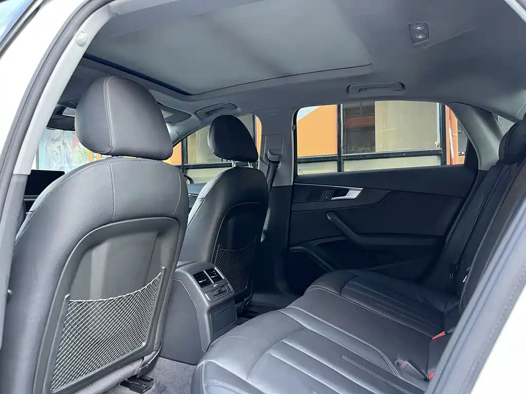 Audi A4L 2017