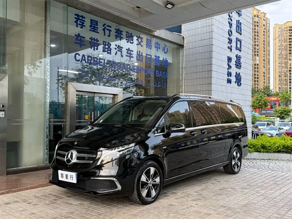 Mercedes-Benz V-Class 2023 — фото 1
