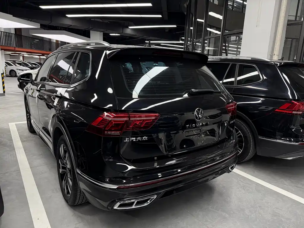 Volkswagen Tiguan L 2021 — фото 13