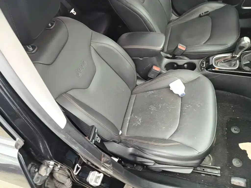Jeep Compass 2018 — фото 25