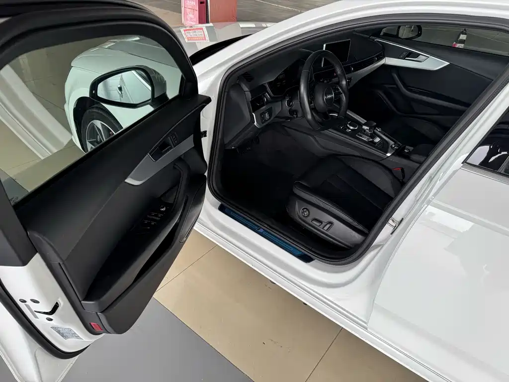 Audi A4L 2019