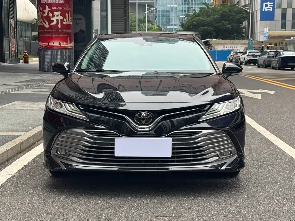Toyota Camry 2019 — фото 18