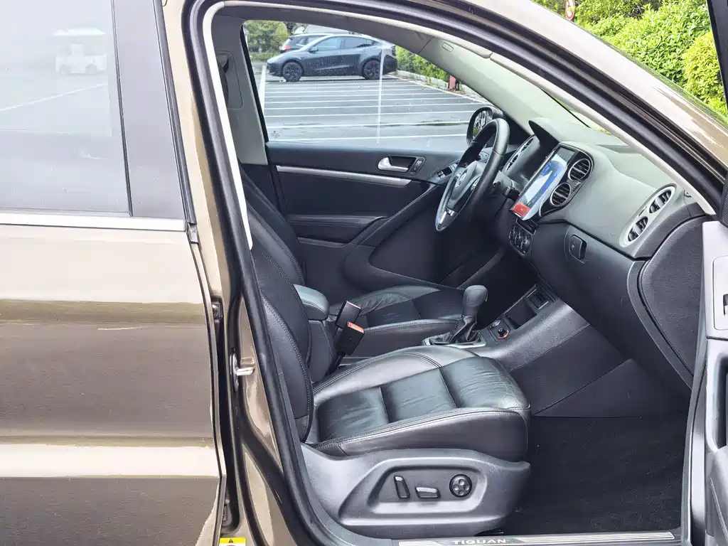 Volkswagen Tiguan 2015 — фото 12