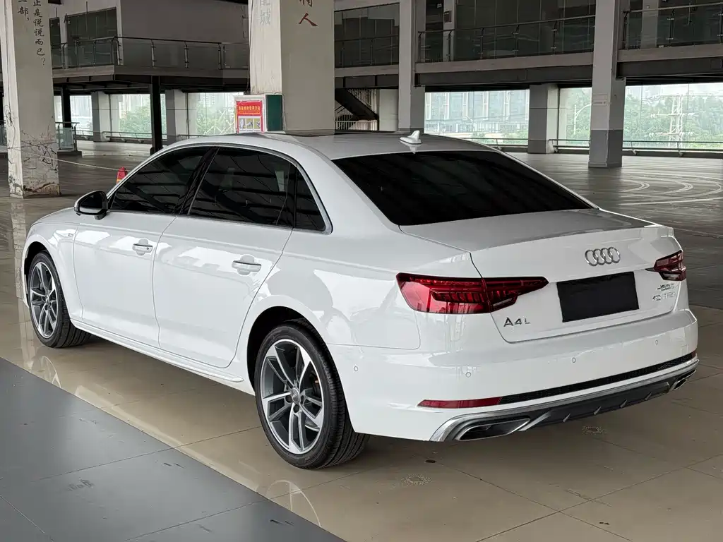 Audi A4L 2019