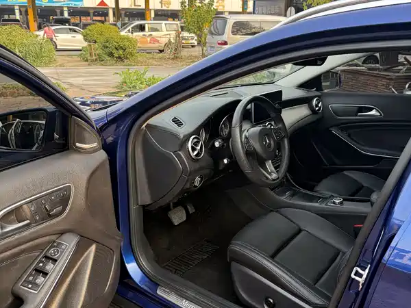 Mercedes-Benz GLA 2016
