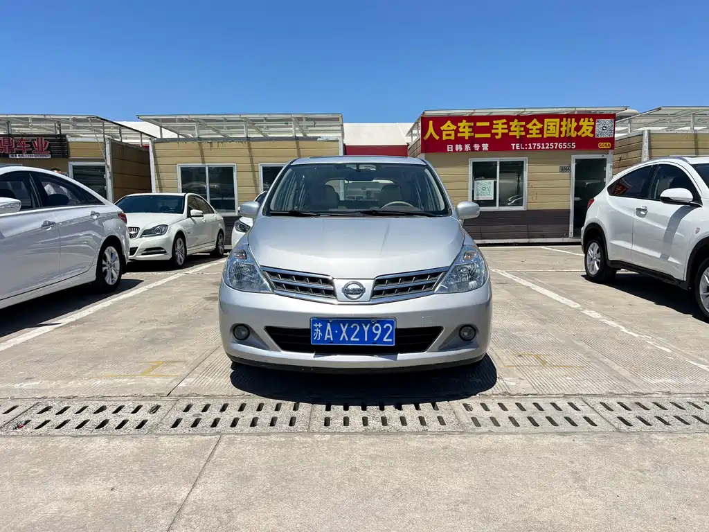 Nissan Tiida 2011